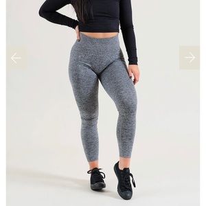 ❌ SOLD ❌ Paragon native seamless leggings